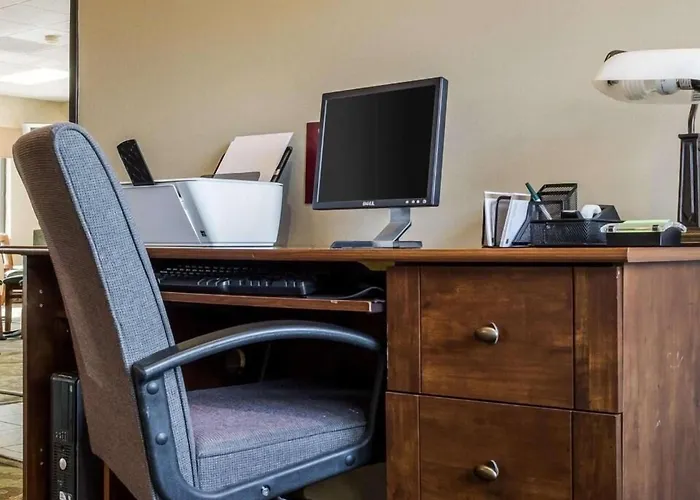 Quality Suites Near West Acres
