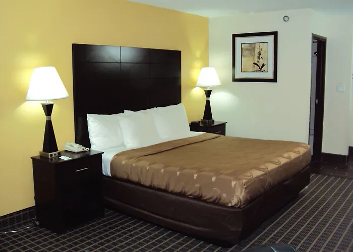 Quality Inn Carbondale University Area