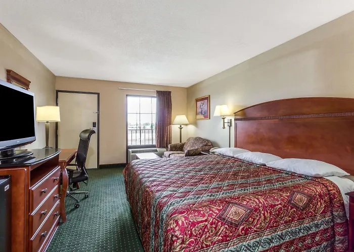 Days Inn By Wyndham Camp Springs Andrews Afb
