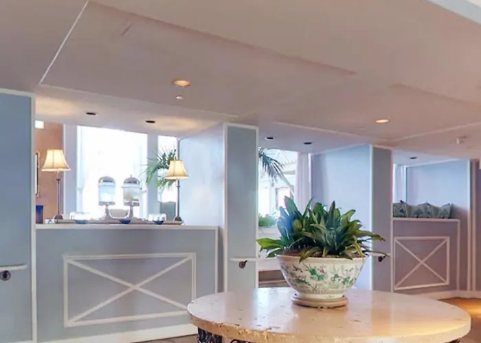 The Portofino Hotel & Marina, A Noble House Hotel