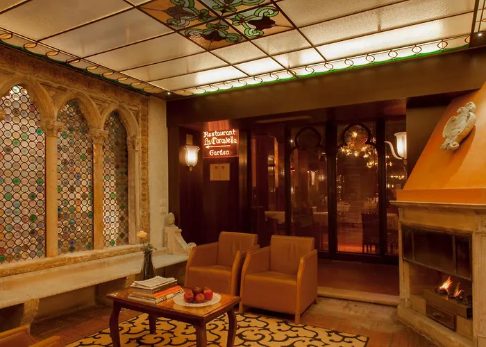 Hotel Saturnia & International