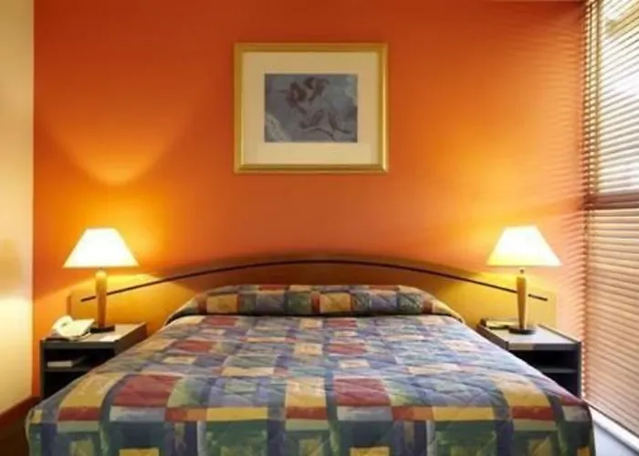 Seasons Hotel Newman
