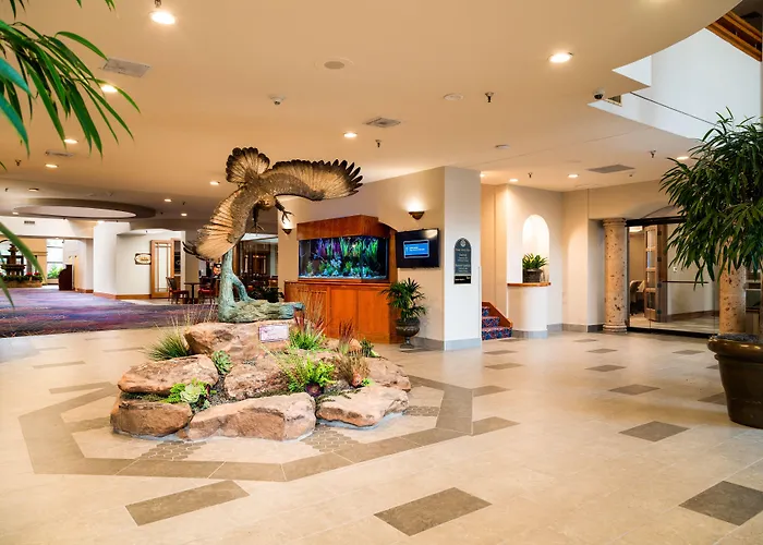 Mcm Elegante Hotel & Conference Center
