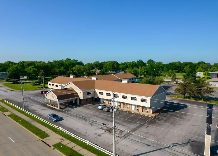 Days Inn By Wyndham Davenport Ia
