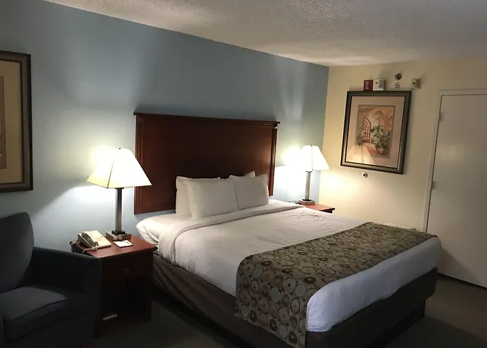 Baymont By Wyndham Gainesville I-75