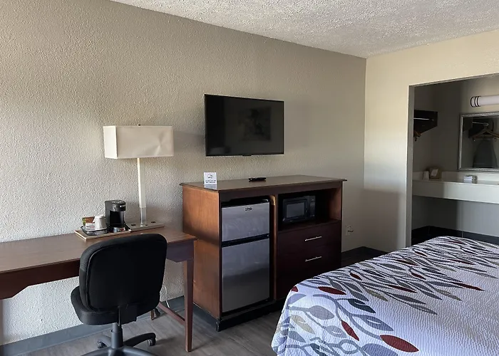 Red Roof Inn Lagrange