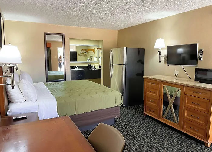 Best Western N.E. Mall Inn & Suites