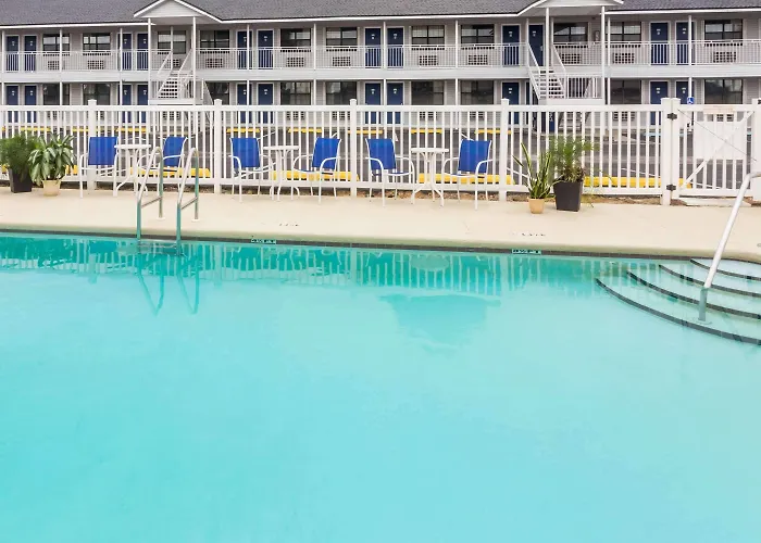 Days Inn By Wyndham Madison