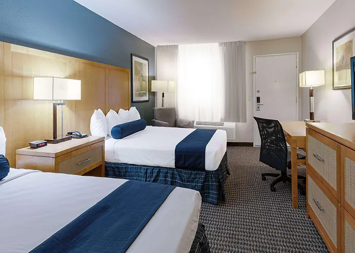 Travelodge By Wyndham Palm Springs