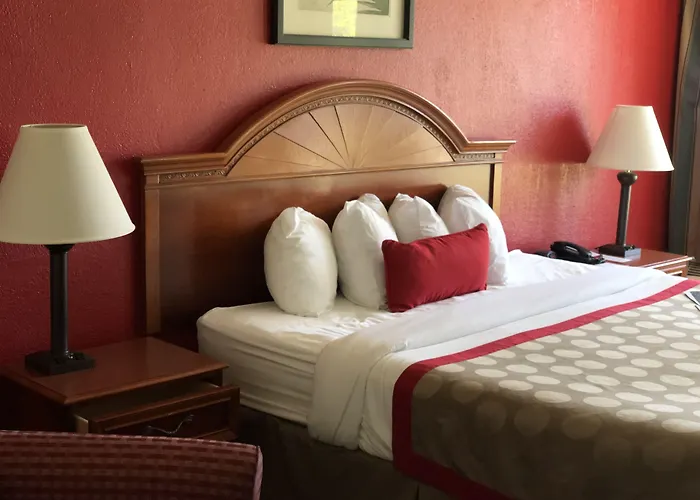 Iberia House & Suites