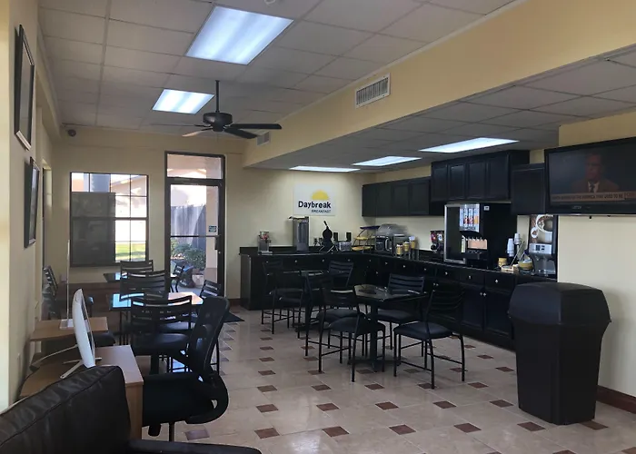 Days Inn By Wyndham Lake Charles