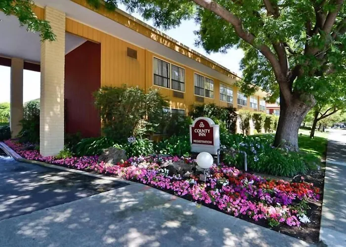 Days Inn & Suites By Wyndham Mountain View