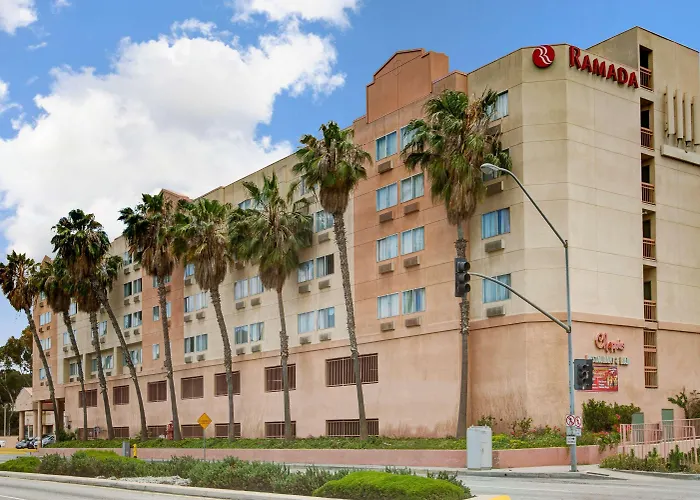 Ramada By Wyndham Hawthorne/Lax