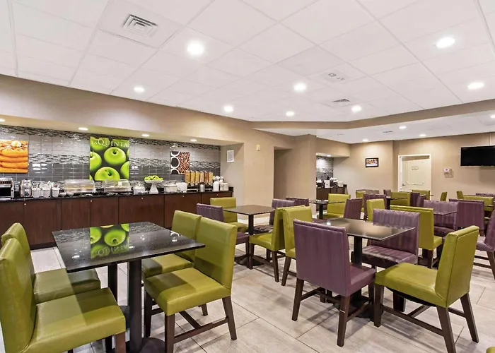 La Quinta By Wyndham Boston-Andover