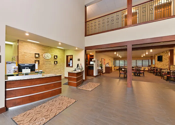Comfort Suites Near Route 66