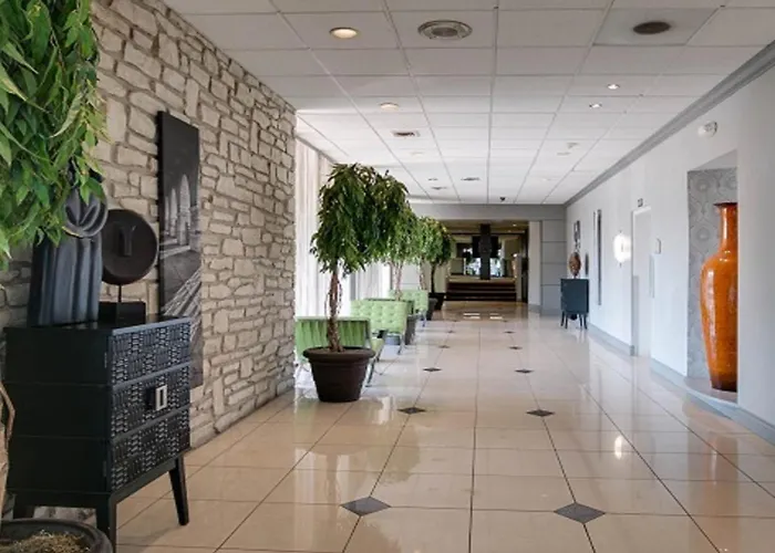 Holiday Inn At The Campus By Ihg
