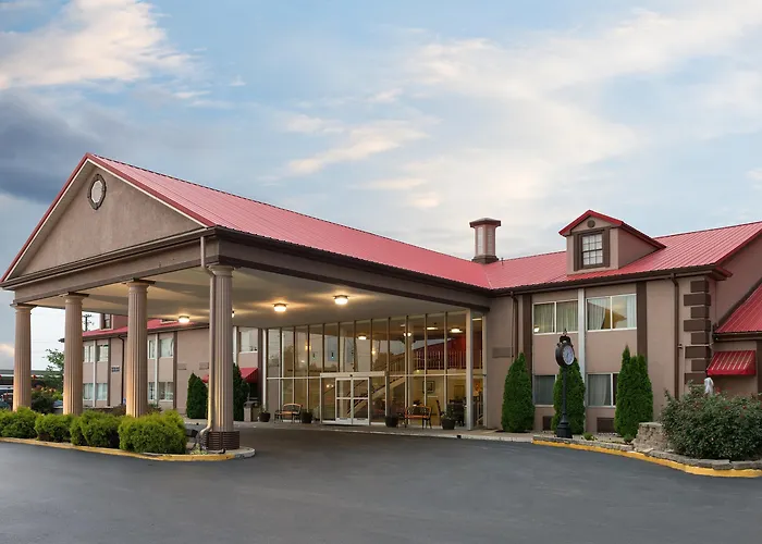 Ramada By Wyndham Bowling Green