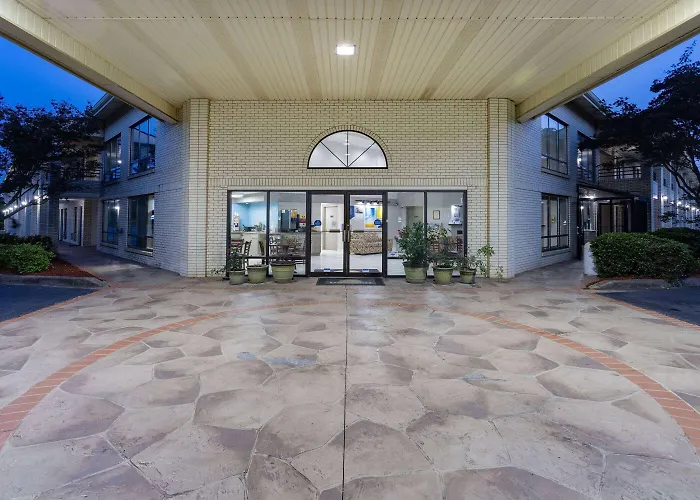 Days Inn By Wyndham Spartanburg Waccamaw