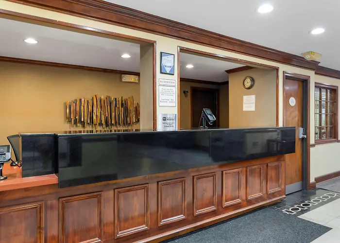 Best Western Louisville East Inn & Suites