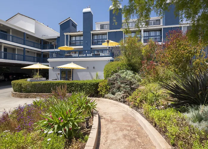 Mariposa Inn And Suites
