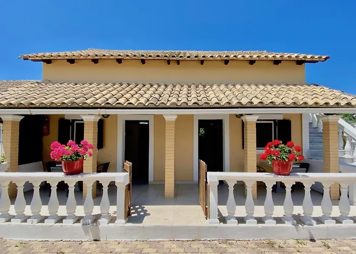 Villa Eleni Holidays Resort - With Pool Near The Beach