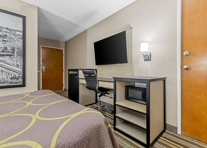 Super 8 By Wyndham Athens