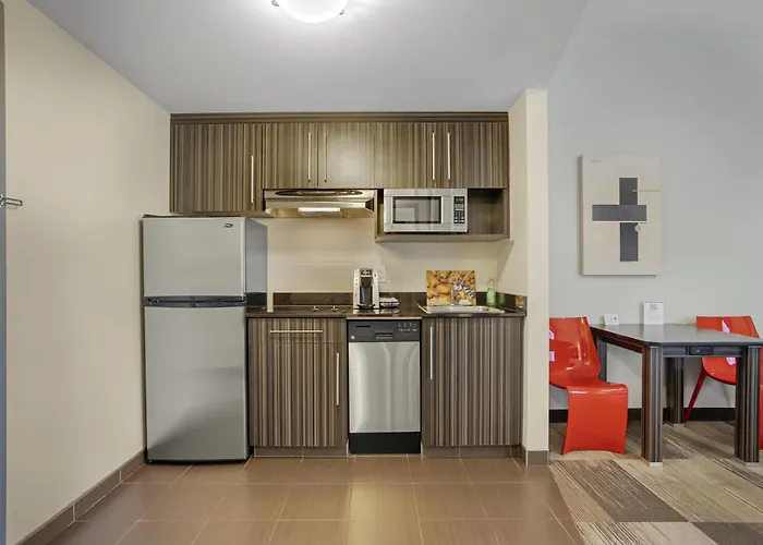 Best Western Plus Airport Inn & Suites