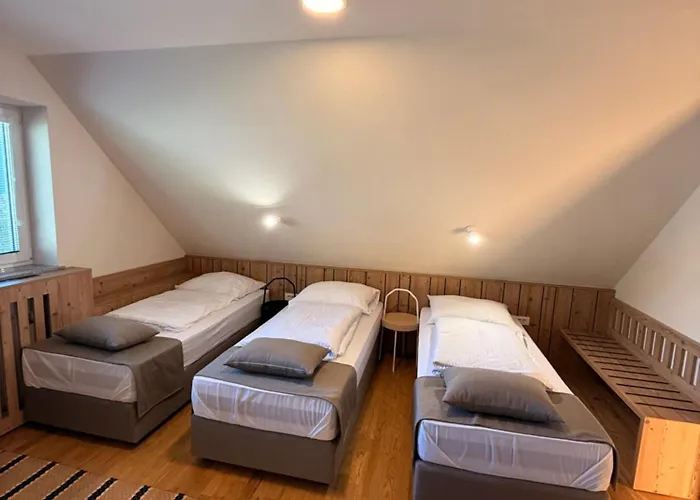 Na Vasi Restavracija In Prenocisca