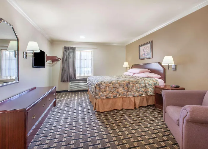 Super 8 By Wyndham Tyler Tx