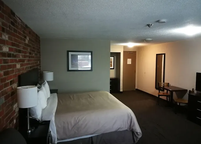 Super 8 By Wyndham Timmins On