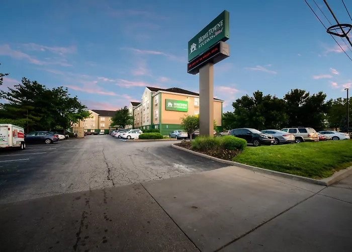 Hometowne Studios By Red Roof St. Louis - Airport/ N Lindbergh