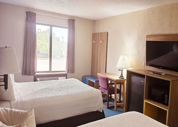 Days Inn By Wyndham Ozark Springfield