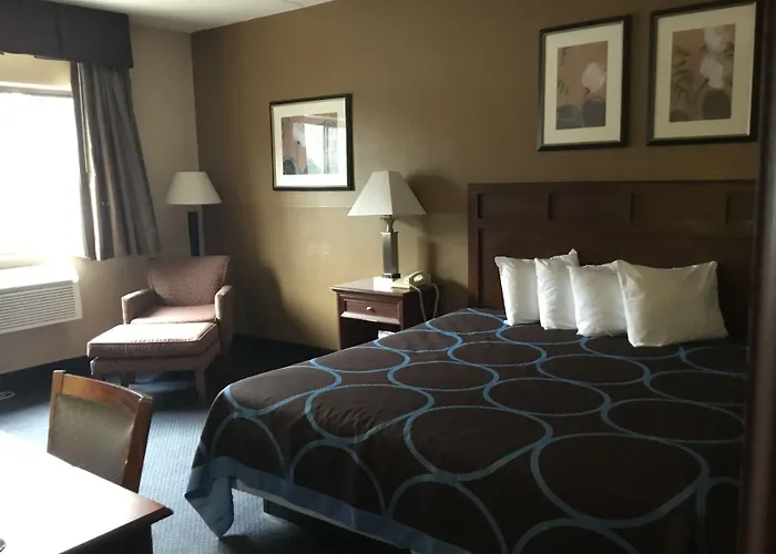 Super 8 By Wyndham Manchester Airport