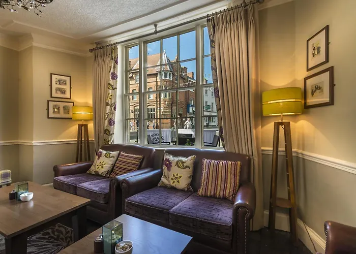 The Royal Oak Hotel, Welshpool - The Coaching Inn Group