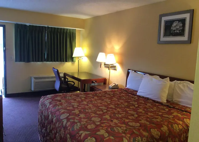 Days Inn By Wyndham York Alabama