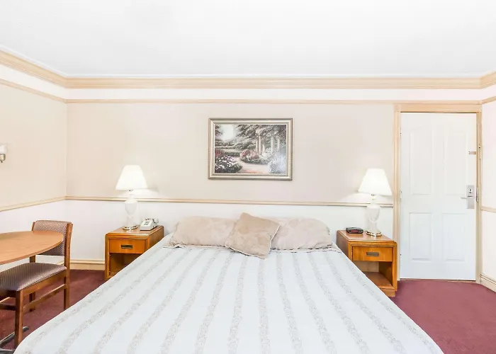 Knights Inn & Suites South Sioux City