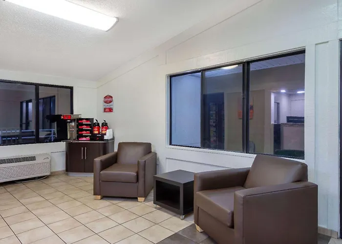 Travelodge By Wyndham Essington / Philadelphia Airport