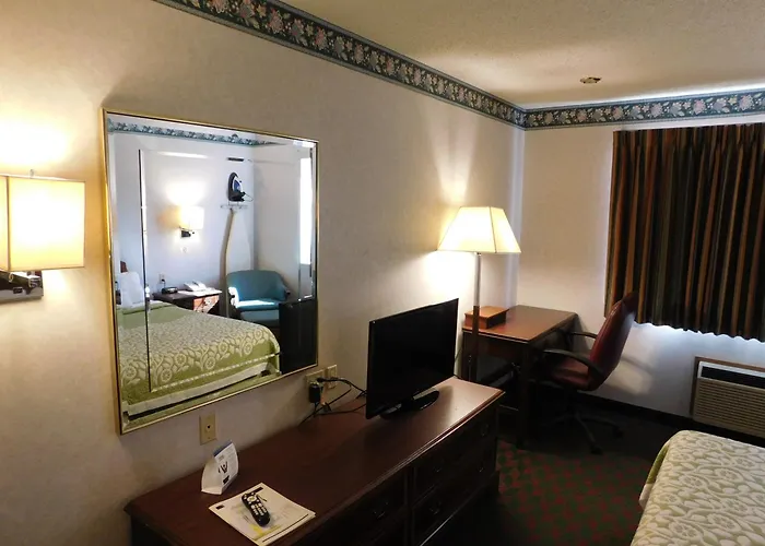 Days Inn By Wyndham Lexington Ne