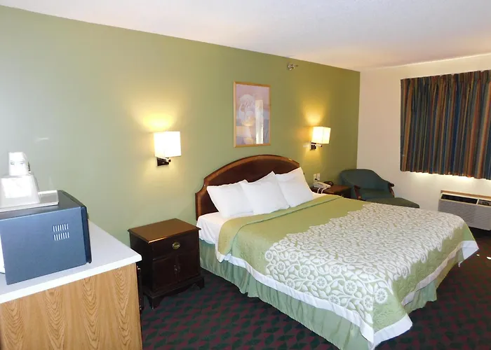 Days Inn By Wyndham Lexington Ne