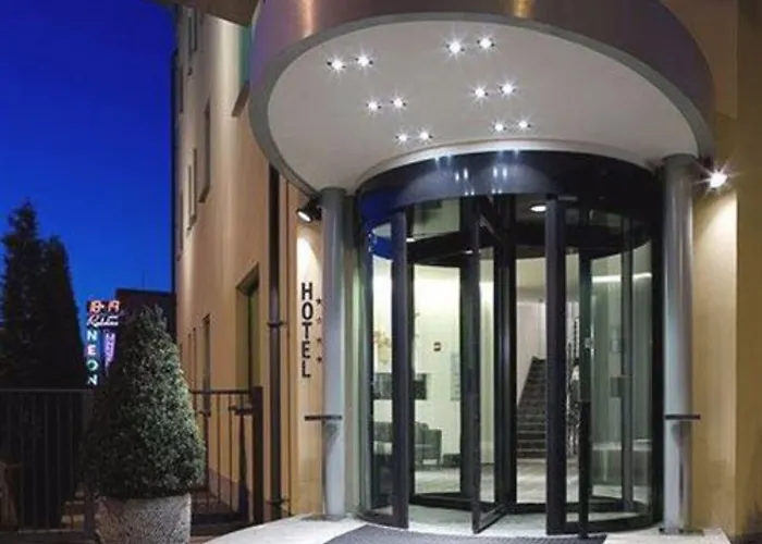 Hotel Ovest