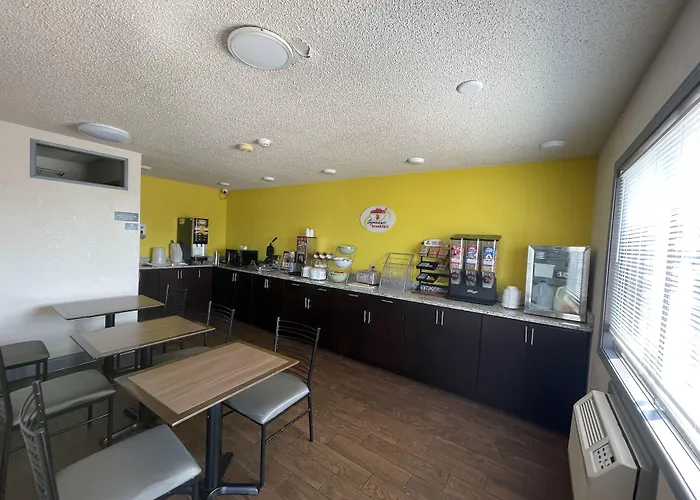 Super 8 By Wyndham Keokuk