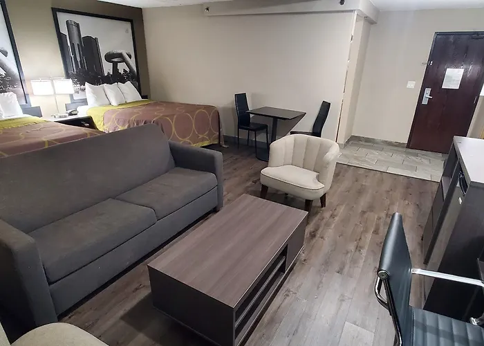 Super 8 By Wyndham Sterling Heights/Detroit Area
