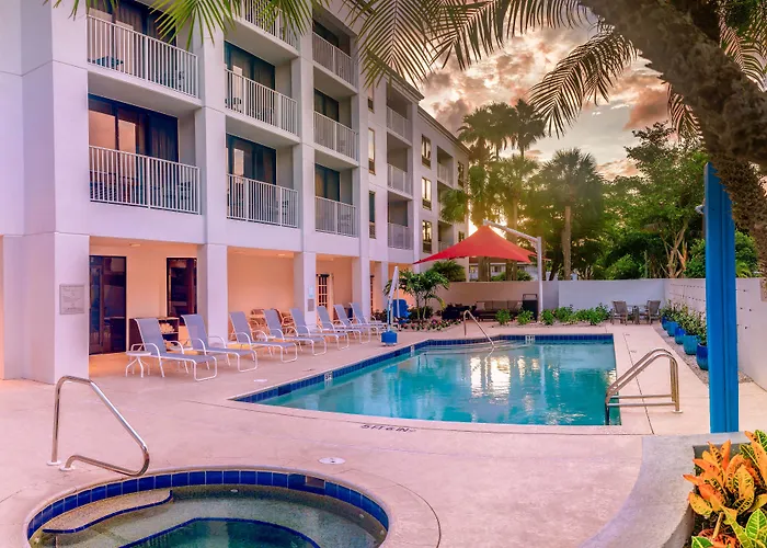 Courtyard By Marriott - Naples