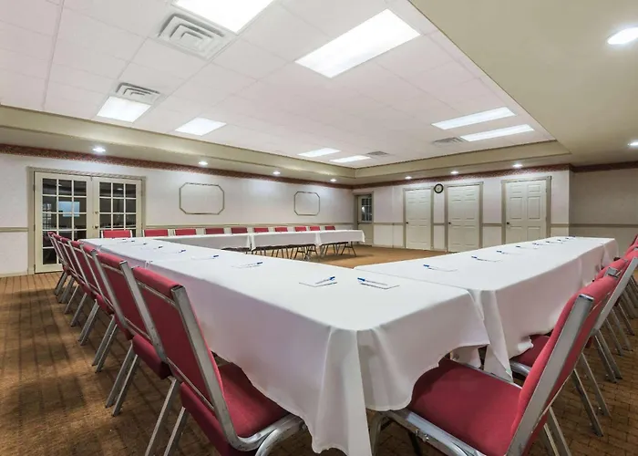 Howard Johnson By Wyndham Springfield
