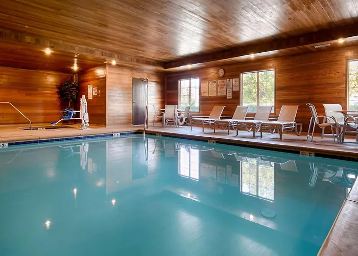 Best Western Plus Rama Inn & Suites