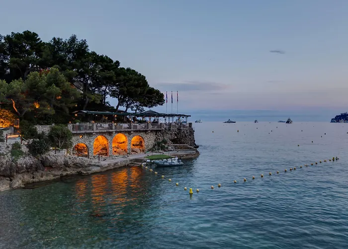 Monte-Carlo Beach