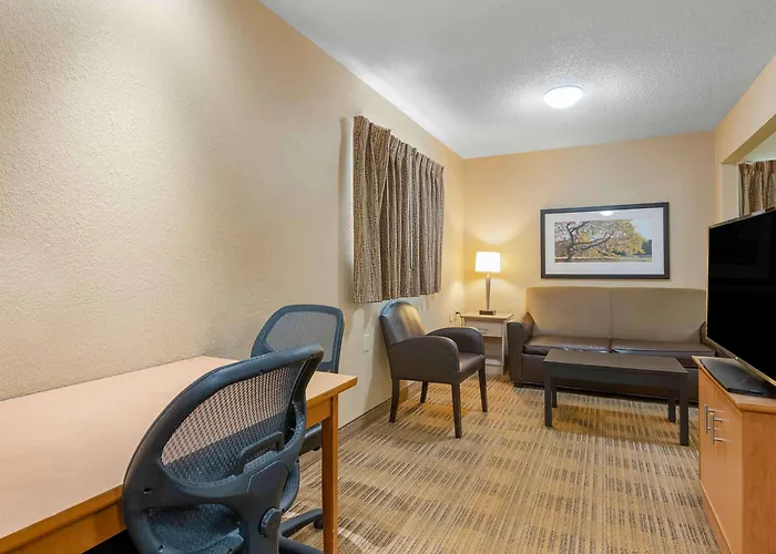 Extended Stay America Select Suites - Detroit - Warren