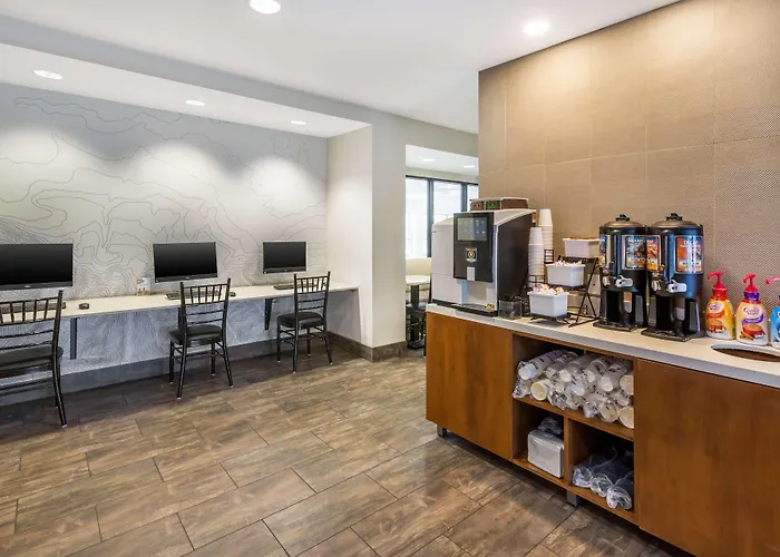 Best Western Plus Cotton Tree Inn