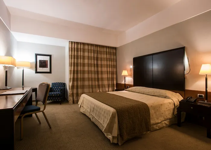Flyon Hotel & Conference Center
