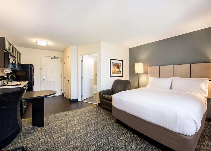 Sonesta Simply Suites Detroit Troy